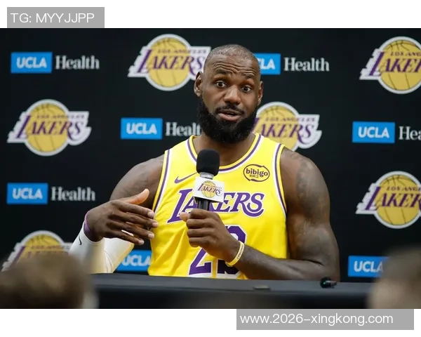 詹姆斯与斯波共同探讨现代篮球的节奏与空间的重要性 詹姆斯与斯波共同探讨现代篮球的节奏与空间的重要性