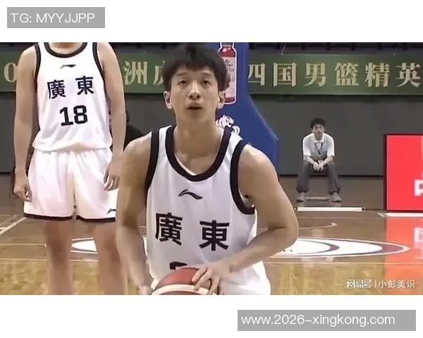 全运U22男篮半决赛广东队轻松战胜上海队李奕臻表现出色砍下18分5板2助